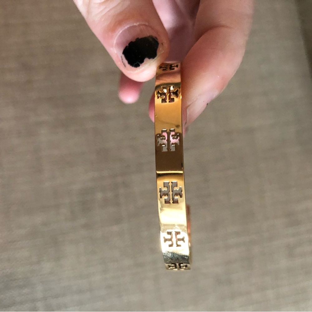 Tory Burch bracelet! Perfect condition. Received as a gift and never worn
